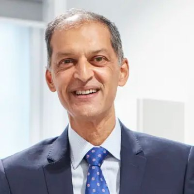 Prof Lyndon da Cruz